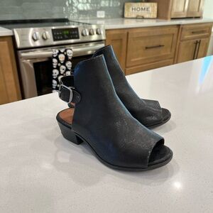 Little Girls lucky brand size 11 booties